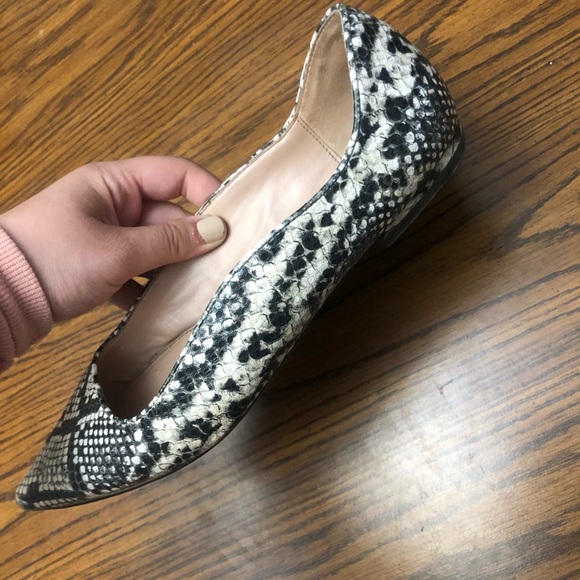 bcbg gently worn flats - Picture 7 of 8